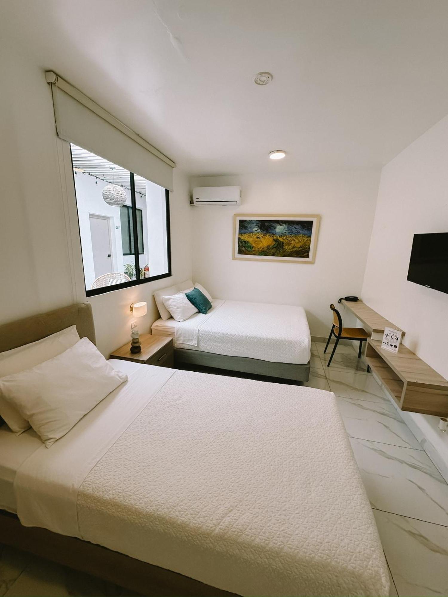 Manakin Hostal & Resto Манта Екстериор снимка
