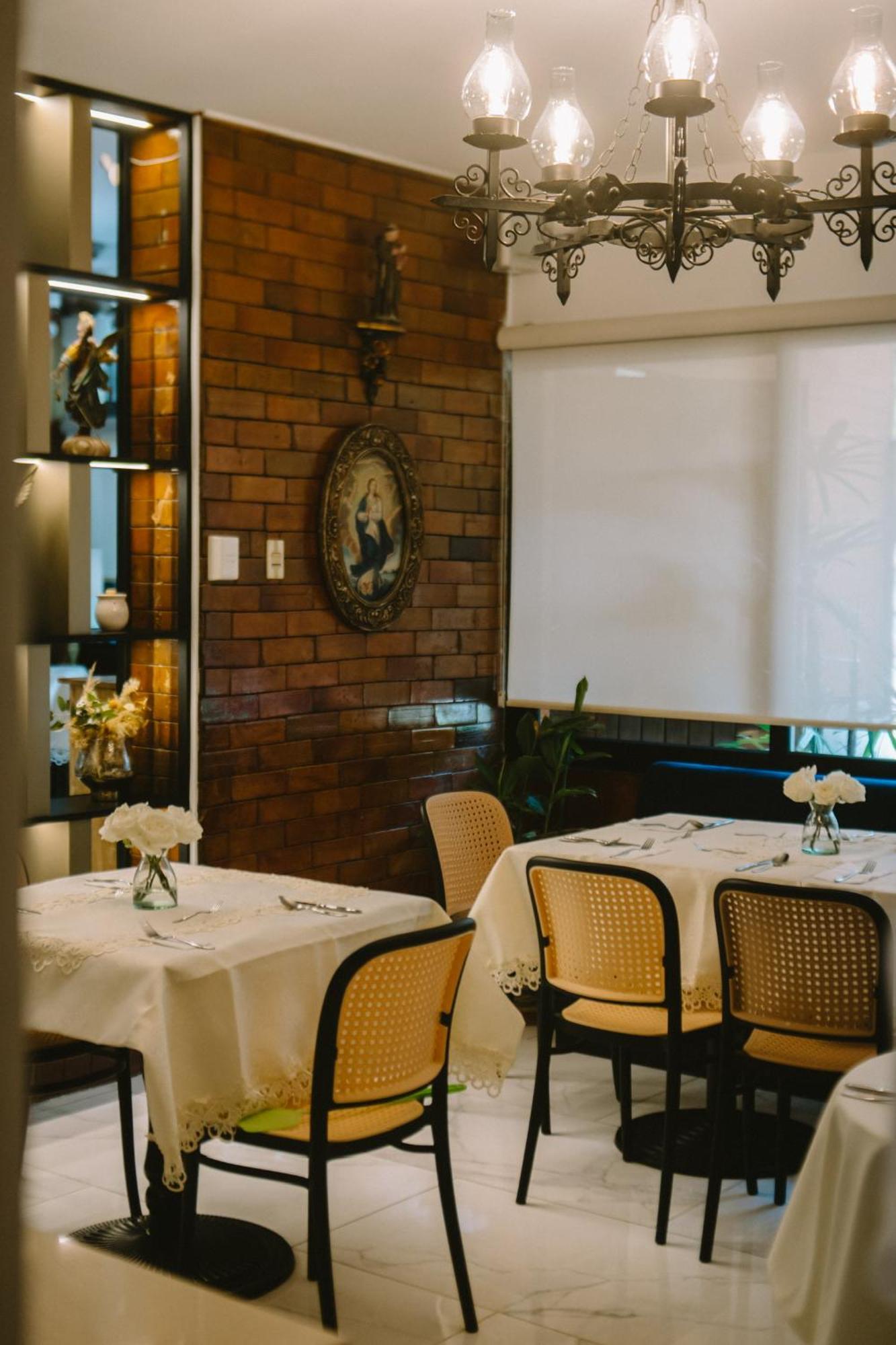 Manakin Hostal & Resto Манта Екстериор снимка