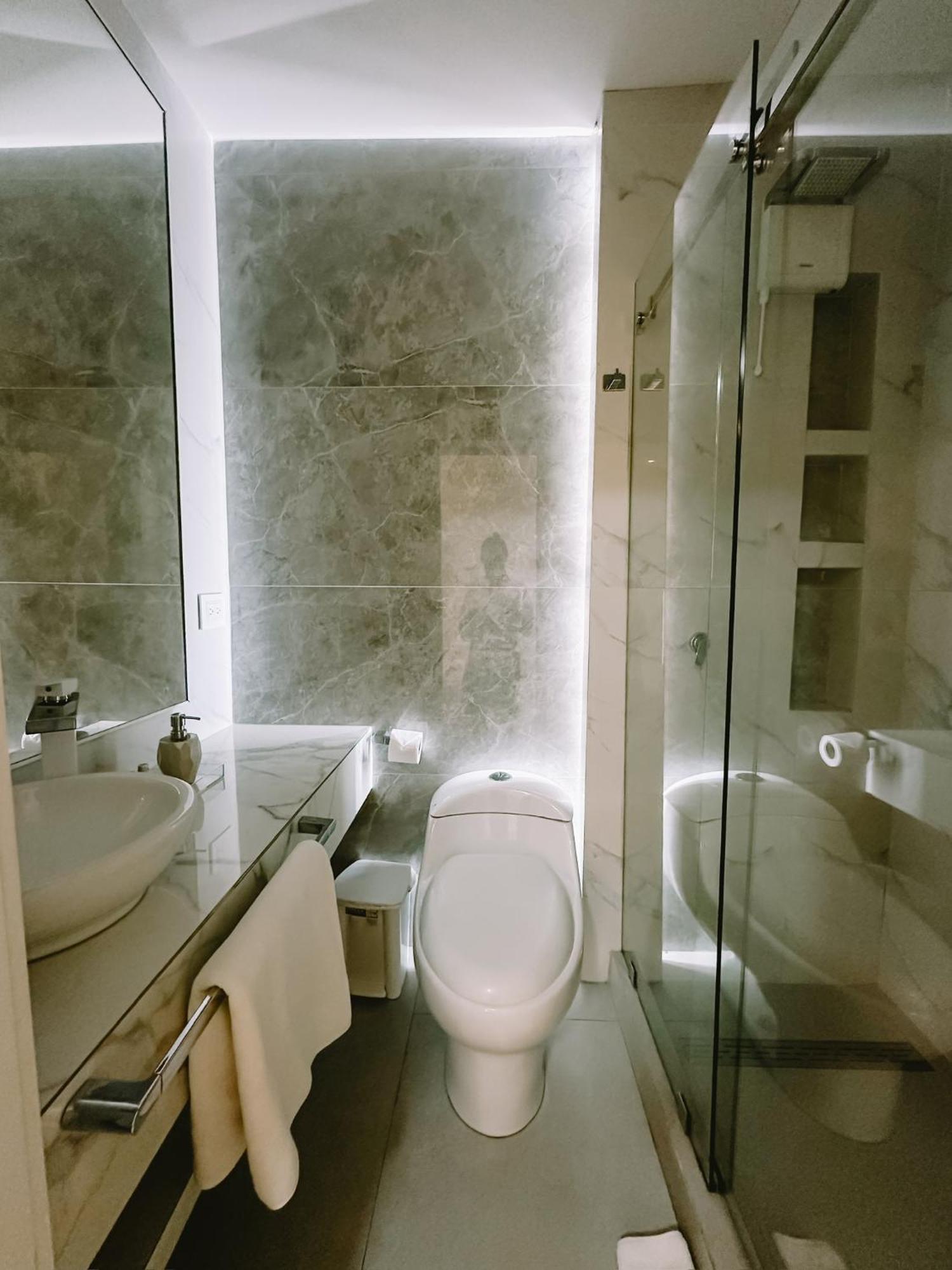 Manakin Hostal & Resto Манта Екстериор снимка